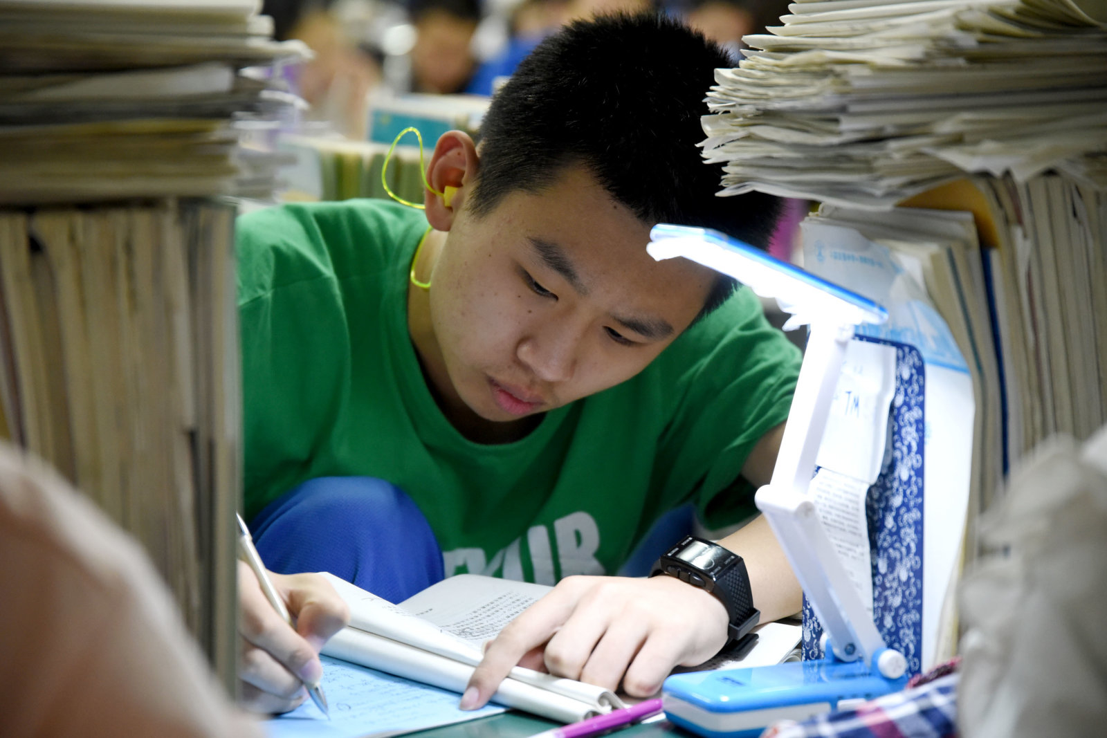 US will limit visas for Chinese tech students